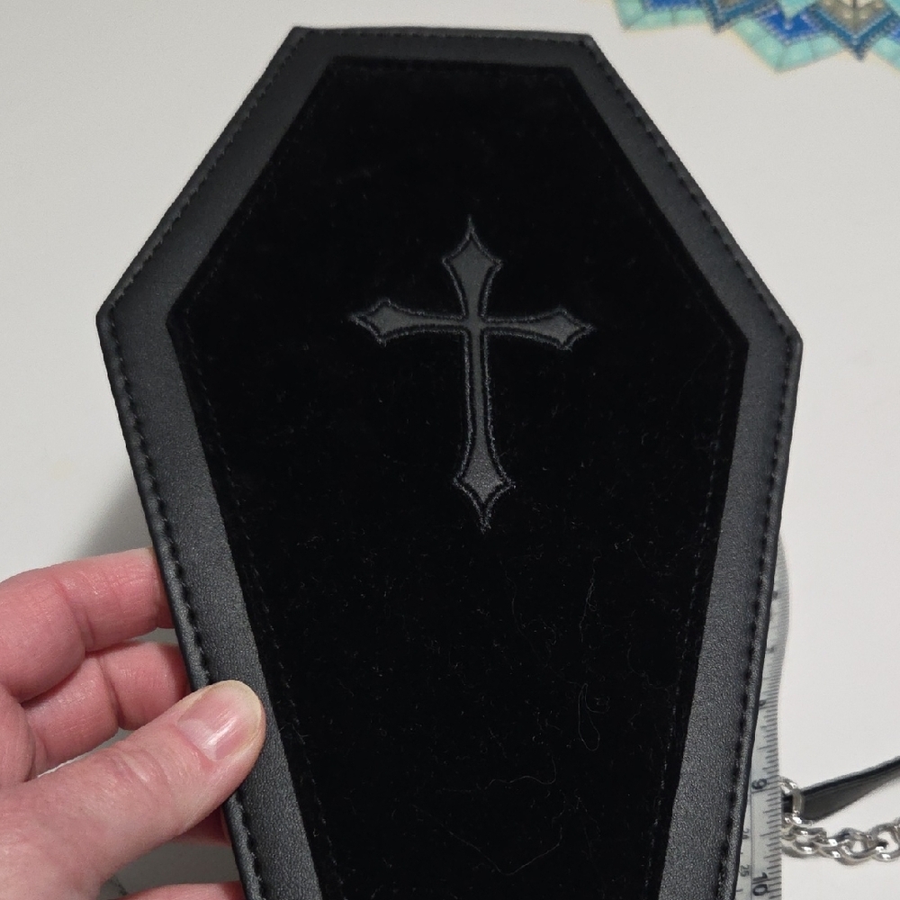 Black Coffin Cross Velvet Chain Shoulder Bag - Picture 12 of 14